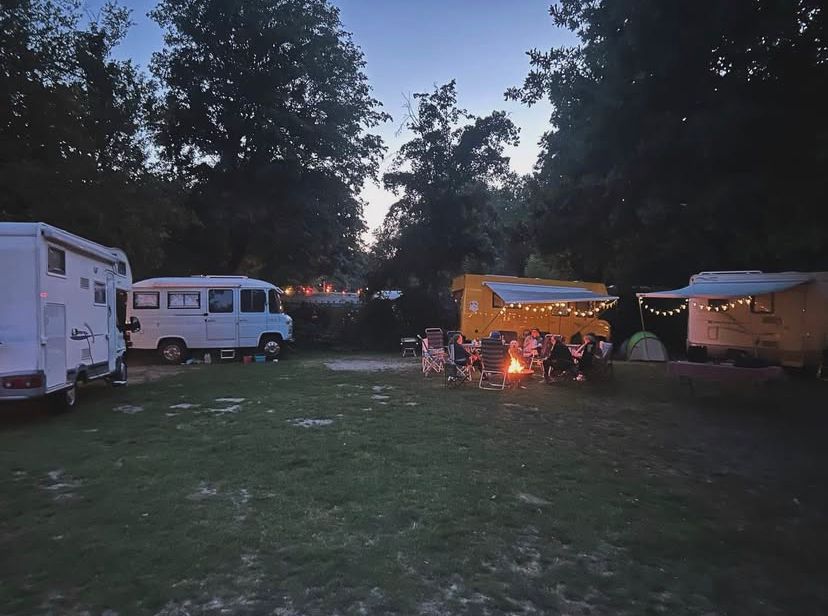 Mercedes 508 op camping De lievelinge