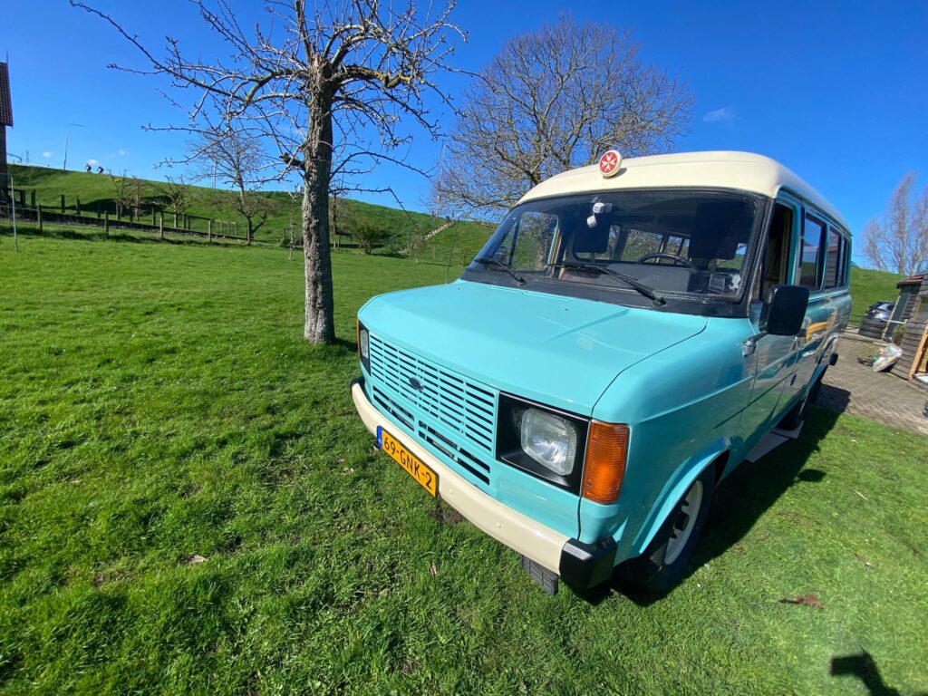 Ford transit verhuur oldtimer omgeving Rotterdam bij Black heart rental